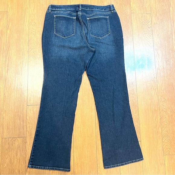 Style & Co Classic Curvy Boot Leg Dark Wash Jeans Sz 16 - Picture 5 of 8